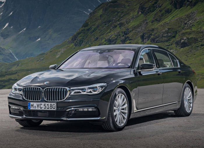 BMW 740e.