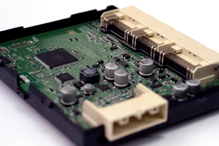 현대모비스가 국내 최초, 세계 두번째로 양산한 통합바디제어기(IBU) (제공=현대모비스)