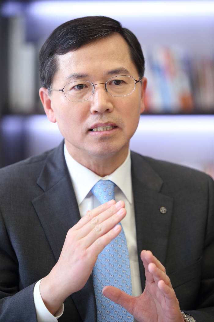 [오늘의 CEO]임영진 신한카드 대표 "디비디비딥, 행복한 주문으로 고객과 소통"