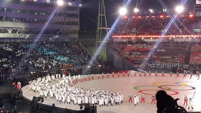 9일 평창동계올림픽 개막식에 남한과 북한의 선수가 동시 입장하고 있다. <사진:청와대 페이스북>