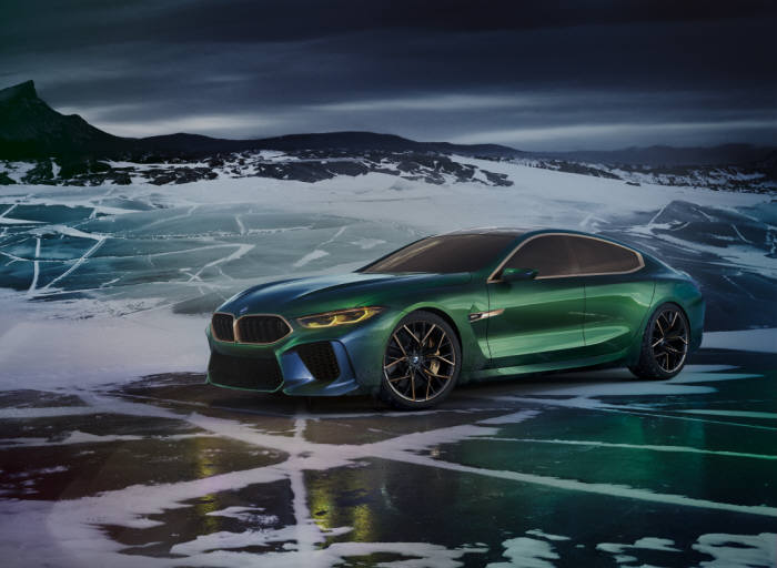 BMW 콘셉트 M8 그란 쿠페.