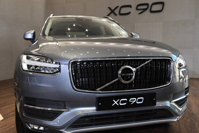 스웨디시 럭셔리를 합리적 가격에...'XC90 T6 5인승 출시'