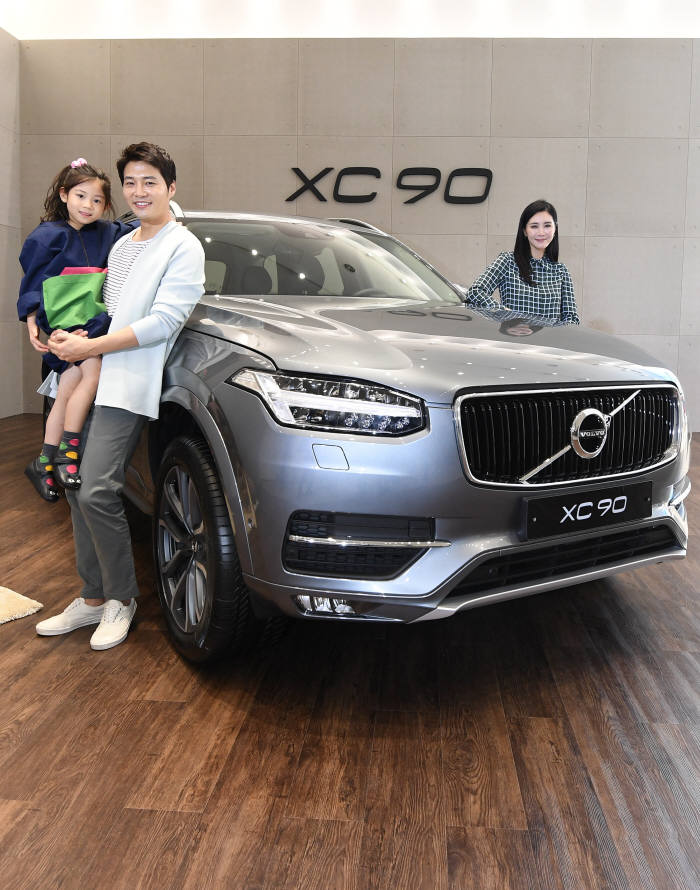 스웨디시 럭셔리를 합리적 가격에...'XC90 T6 5인승 출시'