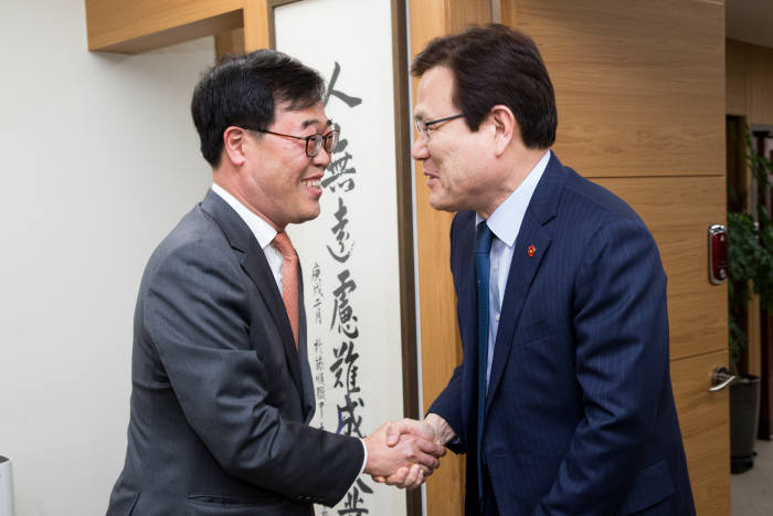 최종구 금융위원장·김기식 금감원장 '첫 회동'