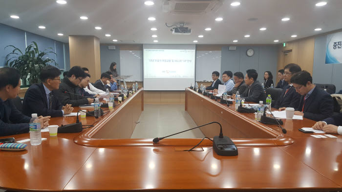 5일 서울 서초구 한국벤처투자 사옥에서 '2018년 중진공-벤처캐피탈 중기밸류업 협의회 확대 결성식' 행사가 열리고 있다.