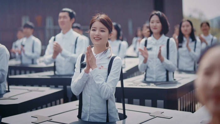 최혜진 씨가 주연을 맡은 SK하이닉스 광고가 SNS에서 큰 인기를 얻고 있다.