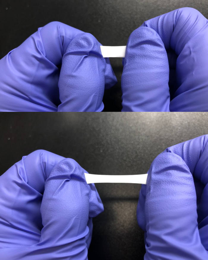 박수진 UNIST교수팀이 개발한 고무처럼 늘어나는 배터리용 분리막.