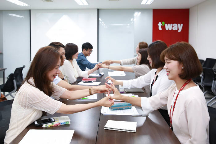 티웨이항공, 예비 객실사무장 대상 긍정 프로그램 시행 (제공=티웨이항공)