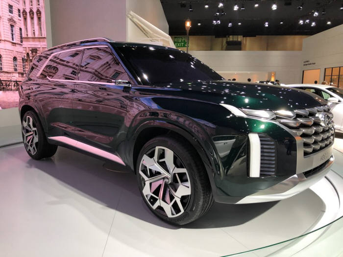 현대차가 2018 부산모터쇼에 공개한 대형 SUV 'HDC-2 그랜드마스터 콘셉트'.