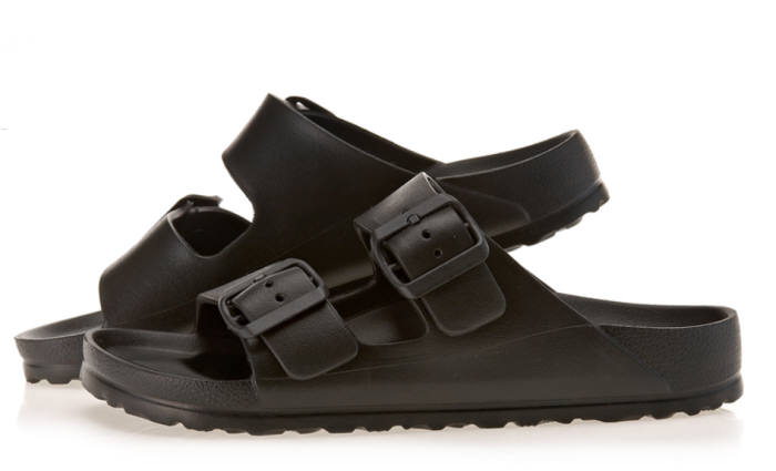 ABC마트 "이른 장마에 '에바 샌들' 수요 급증"