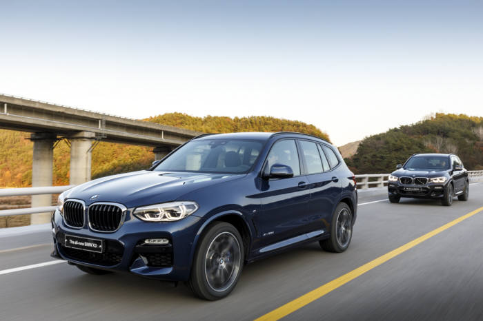 BMW X3 2개 차종이 제작결함으로 리콜한다.