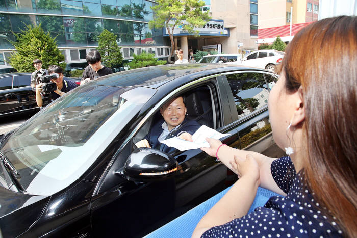 심보균 행안부 차관 '드라이브 스루' 민원 발급 현장 방문