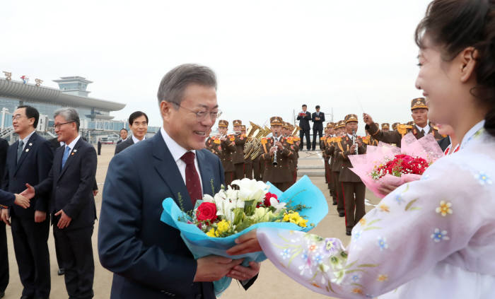 [평양정상회담]문 대통령, 평양 순안공항 출발