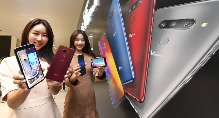 5개 카메라 장착한 LG 'V40 씽큐'