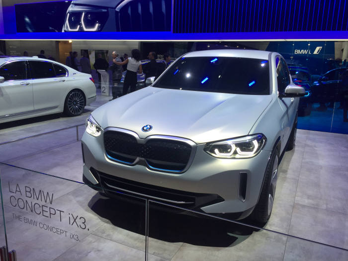 [사진으로 보는 파리모터쇼]BMW, 신형 3시리즈부터 고성능·EV 총출동