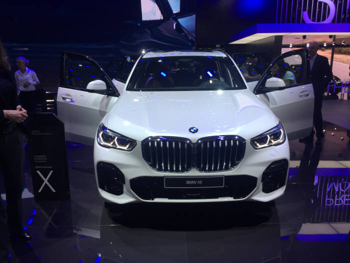 [사진으로 보는 파리모터쇼]BMW, 신형 3시리즈부터 고성능·EV 총출동