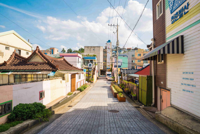 청춘발산마을 입구 초입.