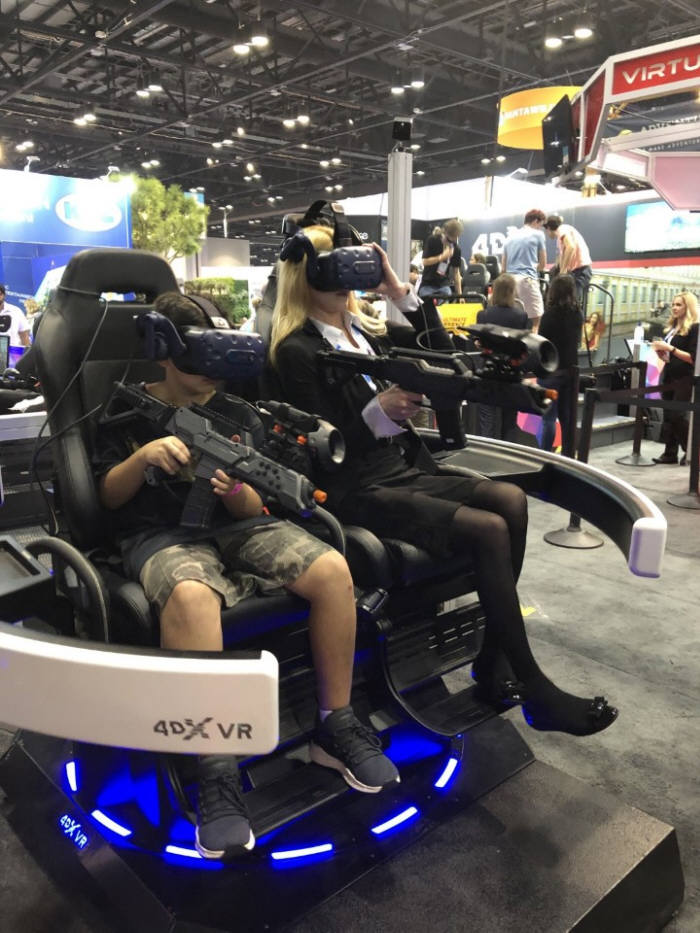 국제테마파크박람회(IAAPA)에 출품한 좀비버스터즈VR. 사진=스토익엔터테인먼트