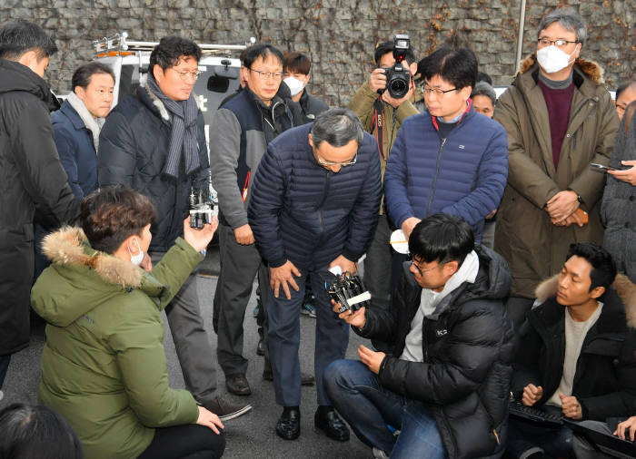 황창규 KT 회장, "전국 통신시설 점검…  보상안 적극 마련"