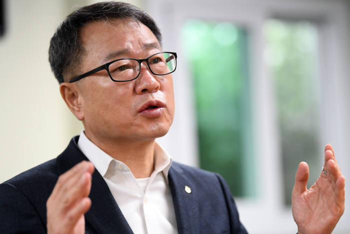 [人사이트]한기열 NH농협은행 부행장 "스마트팜+금융 콜라보, IT청년농 양성 추진"