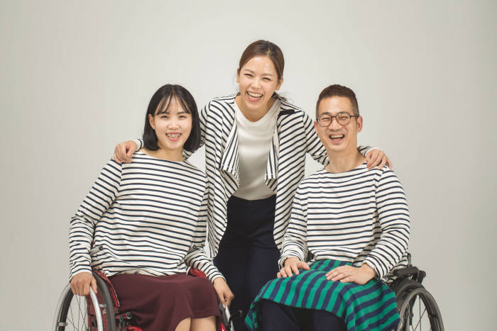 이베이코리아, 장애인·비장애인 위한 '유니버설 디자인' 의류 선봬