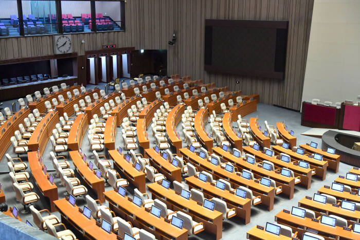 야 3당, 신재민 사태 관련 국회 기재위 청문회 추진...김동연 등 출석시키기로