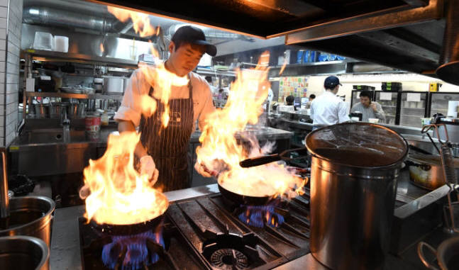 서울 역삼동 배달음식 전문 프랜차이즈 8곳이 입주한 공유주방 키친서울.(사진=김동욱기자 gphoto@etnews.com)