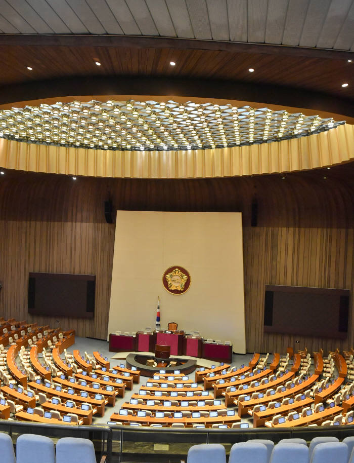 조해주 둘러싼 여야 대치 고착화...귀국한 홍영표 '해결사' 역할 관심