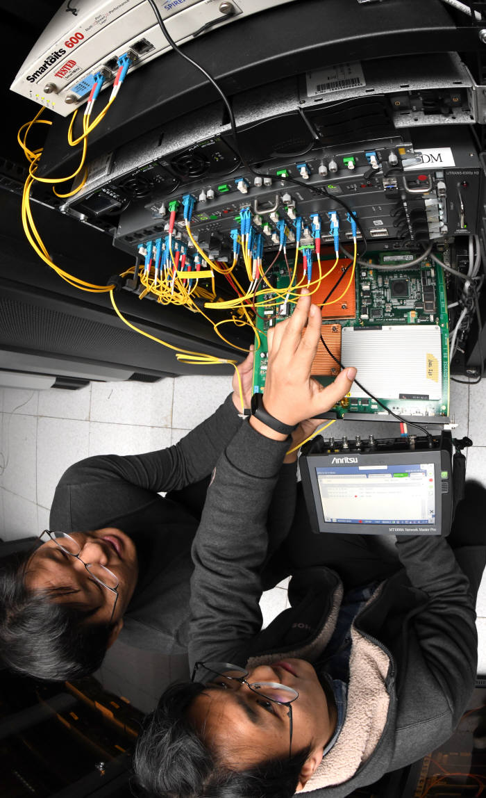 ITU-T(국제전기통신연합 전기통신표준화 부문) 회의에서 SK텔레콤이 제안한 양자암호통신 관련 신기술 2건이 국제표준화 과제로 채택됐다.