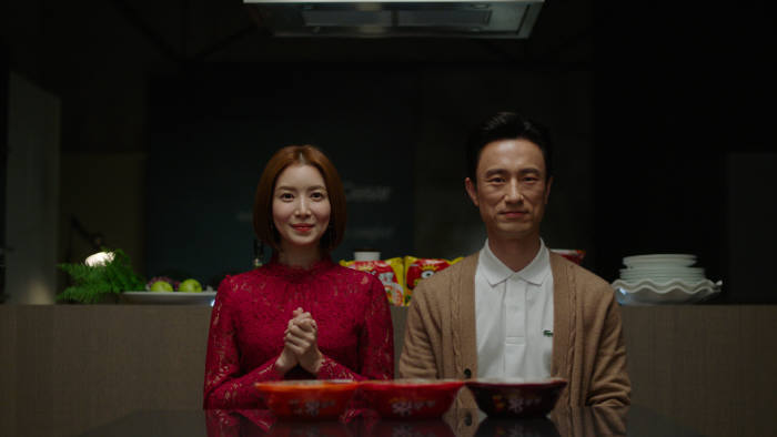 팔도, '왕뚜껑' 모델 배우 김병철·윤세아 발탁