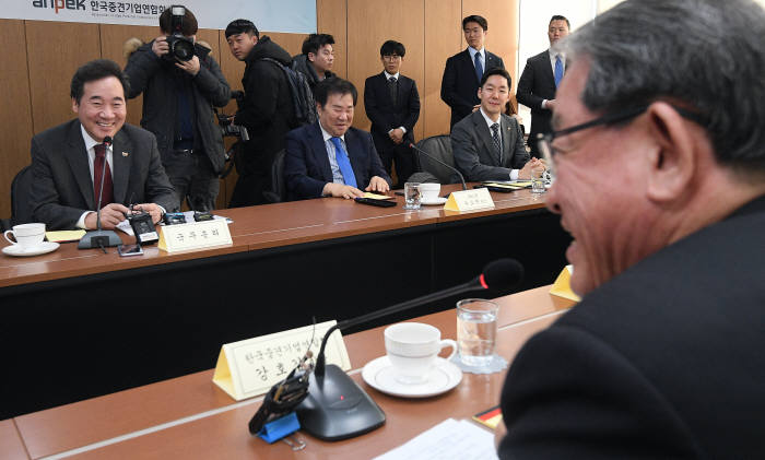 이낙연 국무총리 한국중견기업연합회 회장단 간담회