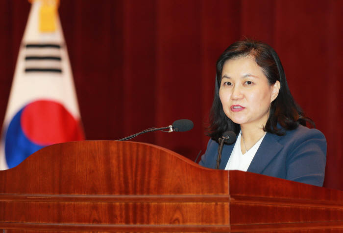 유명희 산업통상자원부 통상교섭본부장이 취임식에서 통상본부와 기업의 협력을 강조했다.