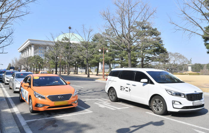 택시·카풀 사회적 대타협기구 합의안에 샘법 복잡해진 승차공유 서비스