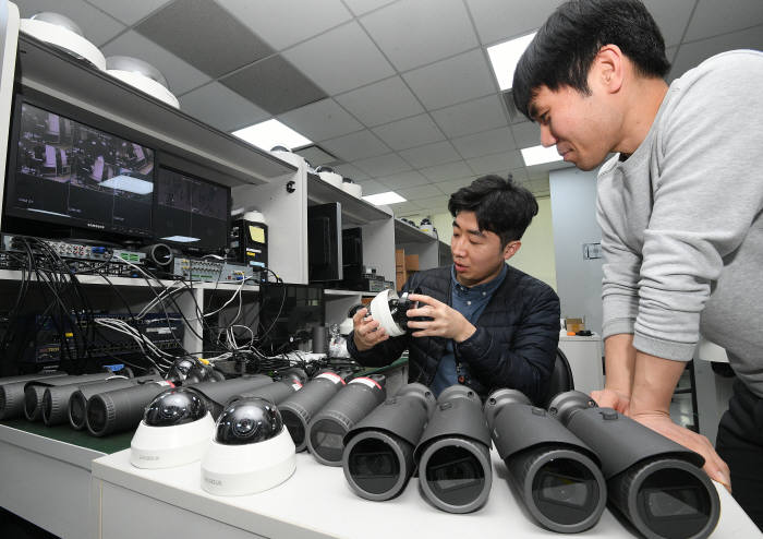 美 중국산 CCTV 퇴출 카운트다운...대체품은 한국산으로