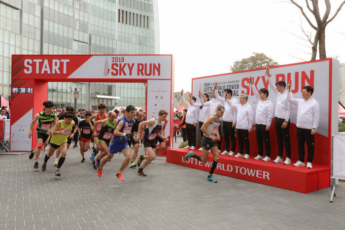 롯데월드타워, 국제 수직마라톤 대회 '2019 SKY RUN' 개최