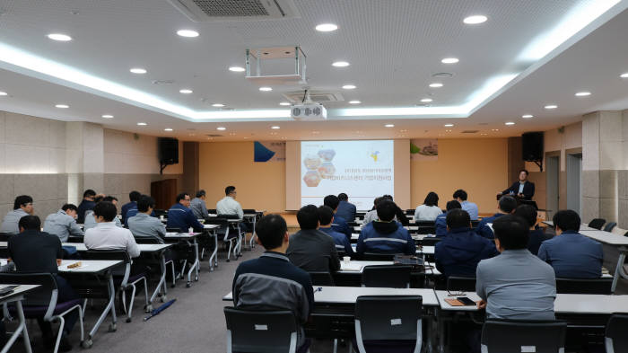 전남테크노파크는 23일 조선산업지원센터에서 조선분야 중소기업 관계자 등 약 70여명이 참석한 가운데 2019년 조선산업 위기대응지역 기업지원 사업설명회를 개최했다.