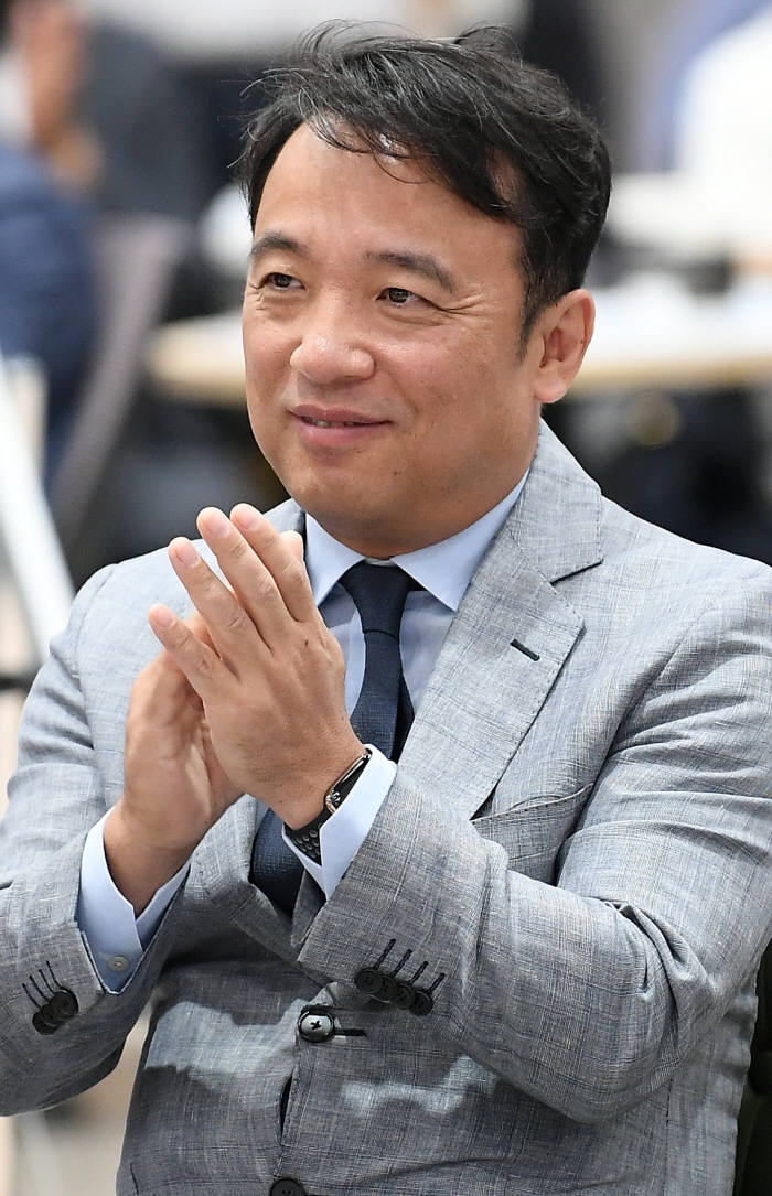 국회도서관 찾은 김택진