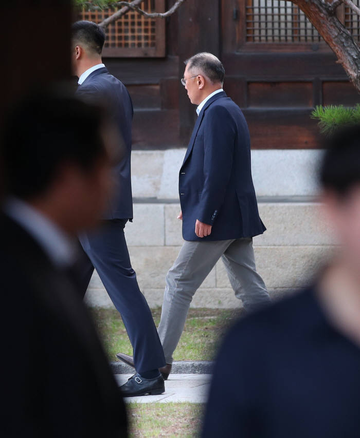 만찬장 들어가는 정의선 현대자동차 수석부회장