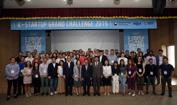 씨엔티테크는 지난 21일 열린 `K-Startup Grand Challenge 2019 오리엔테이션에서 9개국 14개 해외 스타트업 육성을 다짐했다.