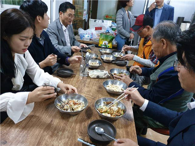 국민대는 성북구 정릉아리랑시장과 함께하는 특화 상점 레시피 고도화 프로젝트를 진행했다고 11일 밝혔다.