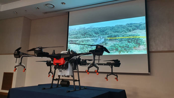 피씨디렉트가 농업용 방제드론 DJI Agras T16을 국내 공식 론칭했다.