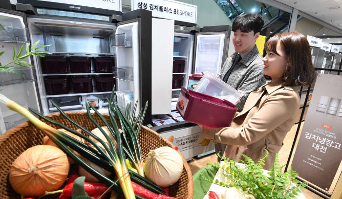 김치냉장고, '성능은 기본, 색상은 취향에 맞게' 구매