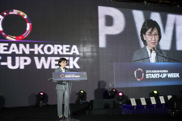 이화순 경기도 행정2부지사가 축사하고 있다.