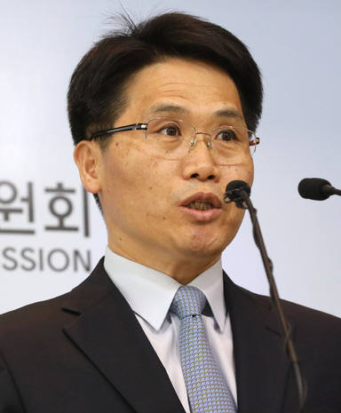 김형배 상임위원.