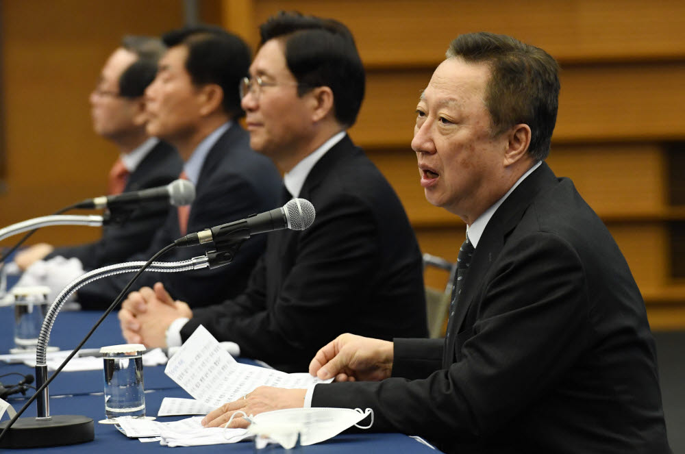 박용만 대한상의 회장이 인사말을 하고 있다.