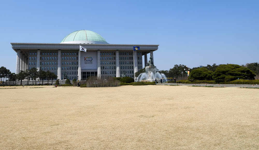 거대양당 독식에 비례 꿈 접은 군소정당