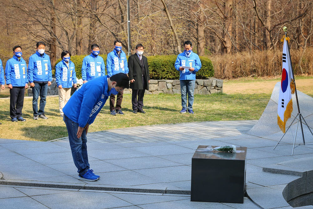 김병관 후보, 공식 선거운동 돌입···3.1운동기념탑 참배