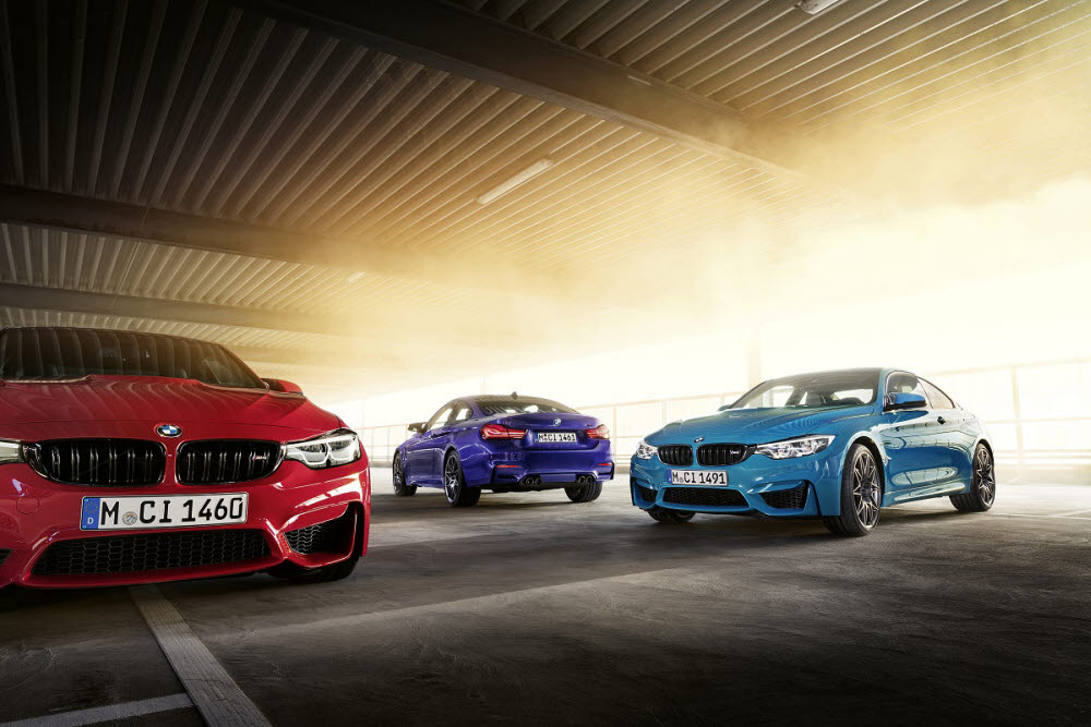 BMW M4 쿠페 컴페티션 헤리티지 에디션.