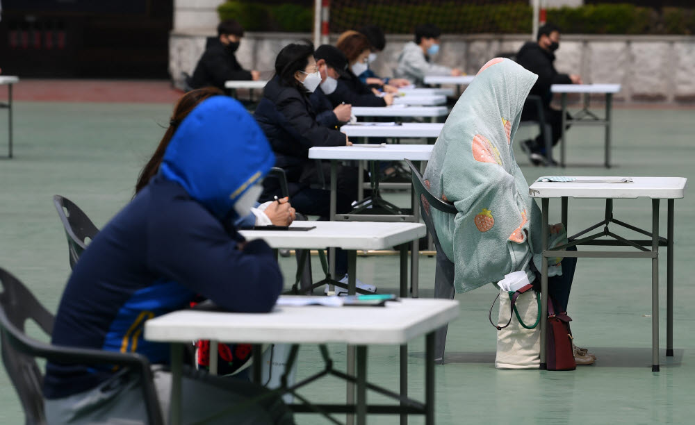 4~5m 거리 둔채, 각종 자격증·공인 시험 시작