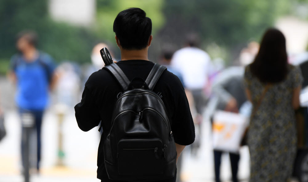 이제 여름...'손선풍기가 필요해'